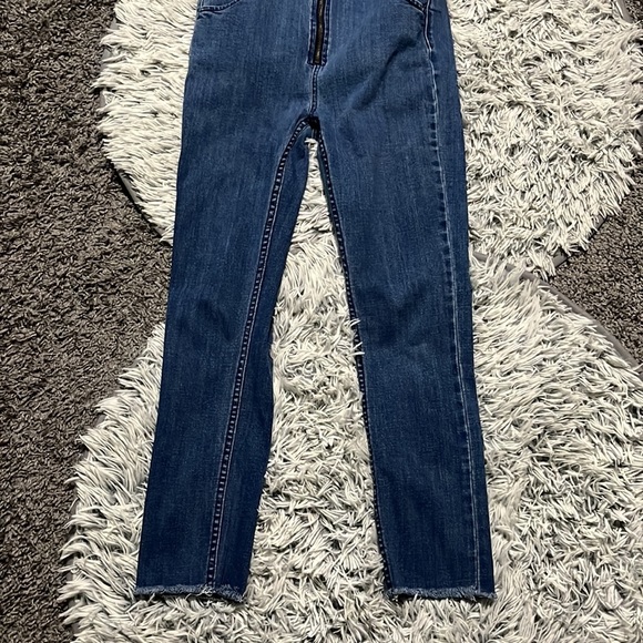 FREE People Denim Jumpsuit Size 4 - Picture 3 of 16